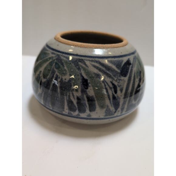 Studio Art Stoneware Pottery Lidded Pot Signed - Picture 9 of 11